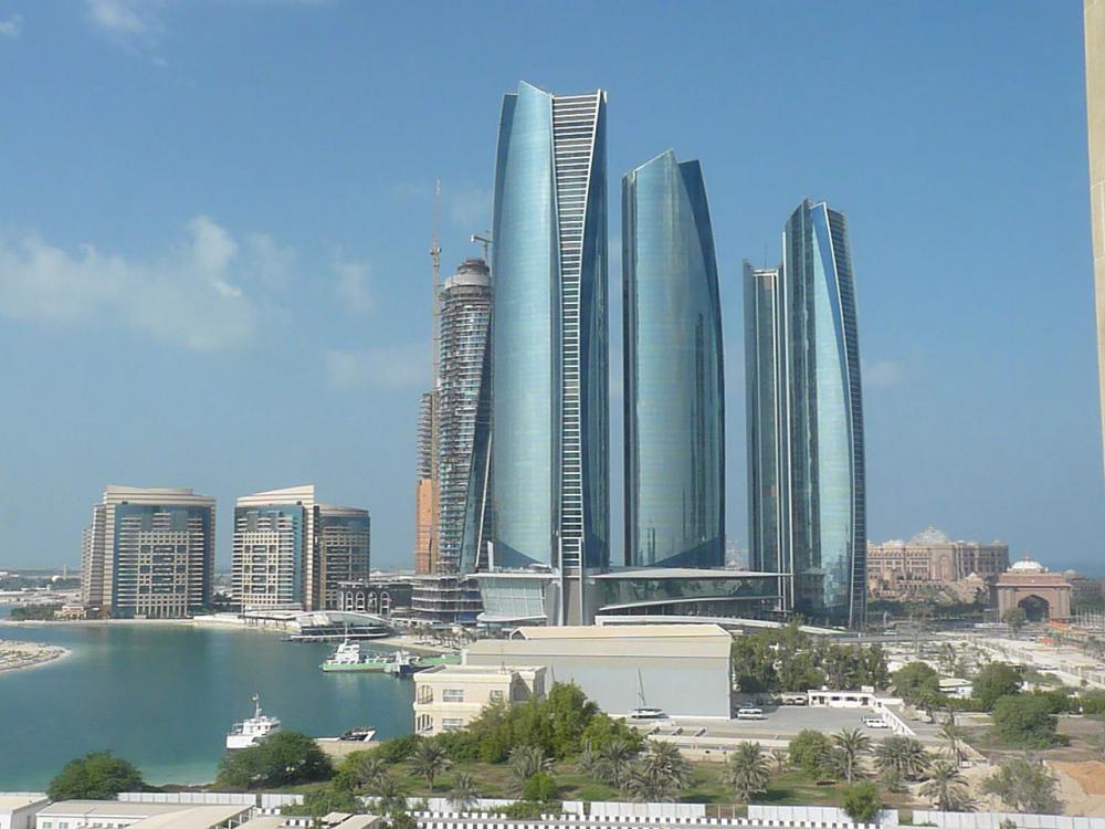 EtihadTowers,_Abu_Dhabi,_November_2012.jpg